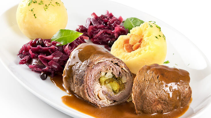 Rindsroulade mit Kloß und Rotkohl