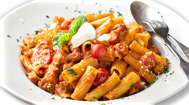 Rigatoni mit Bolognese