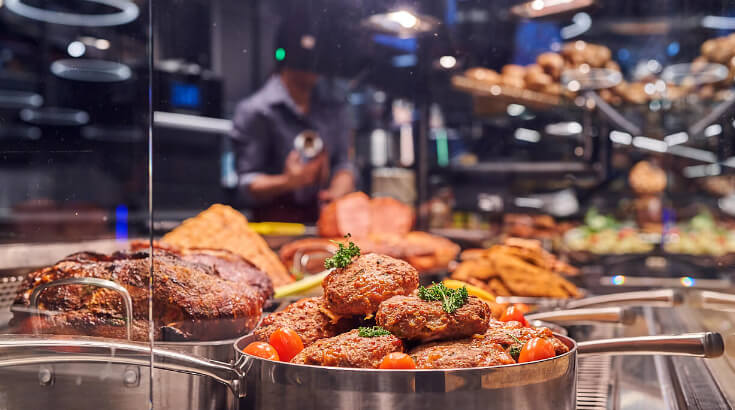 Wir verwöhnen Sie mit unseren klassischen Schmankerln wie Leberkäse, Schnitzel, Fleischküchle etc.